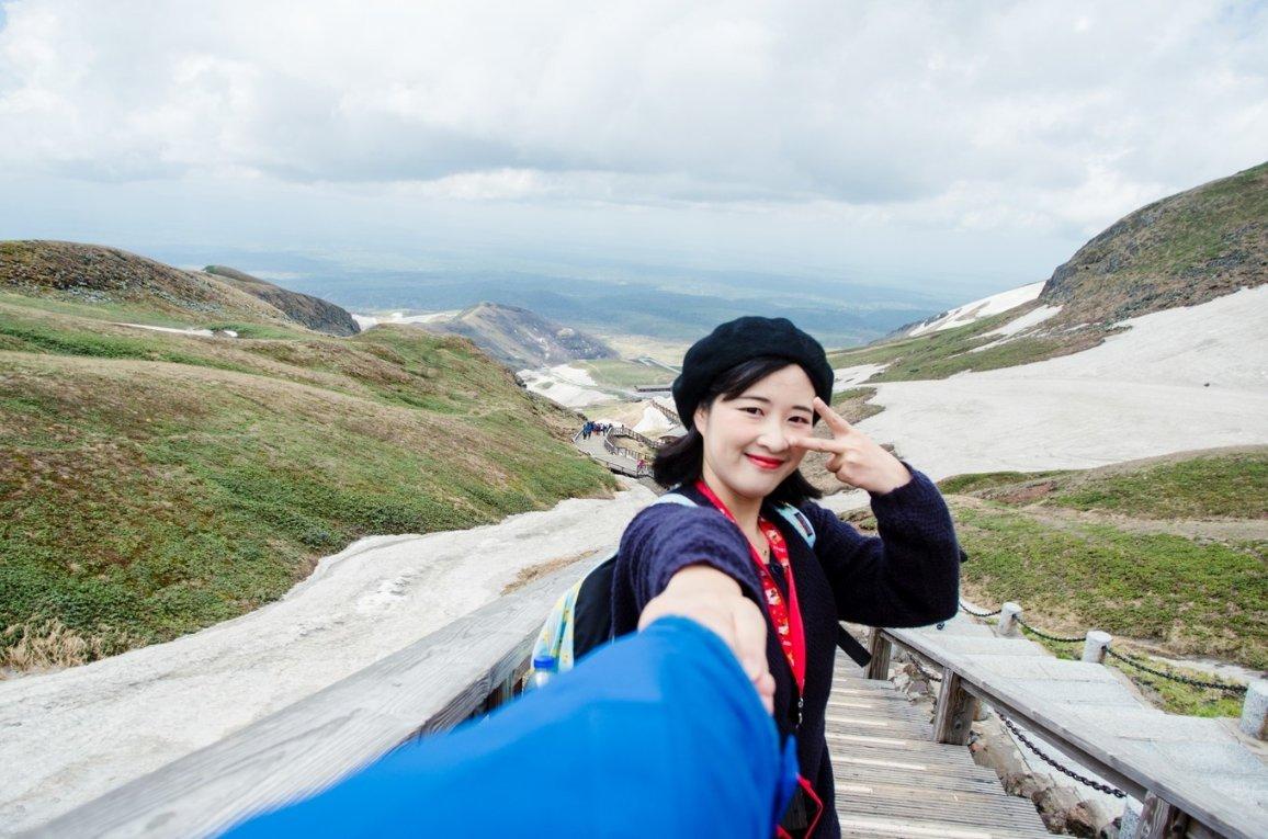 女生在拼多多上如何挑选百搭的耳钉和耳环？