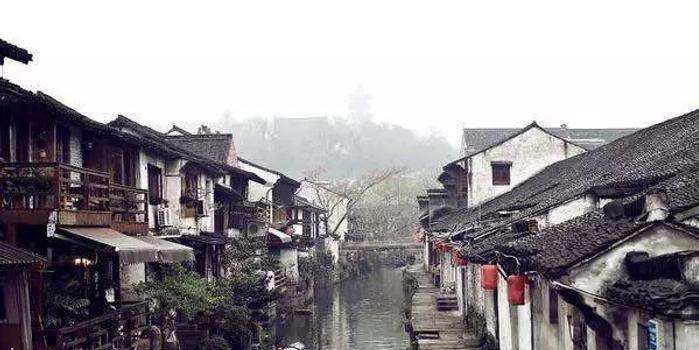返乡学生包瑞琦:假期开启“逛拍”日常,复古美景推荐家乡